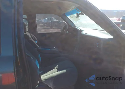 2003 Chevrolet Silverado 1500Hd Ls z USA, uszkodzony, nr VIN 1GCGK13U93F162286